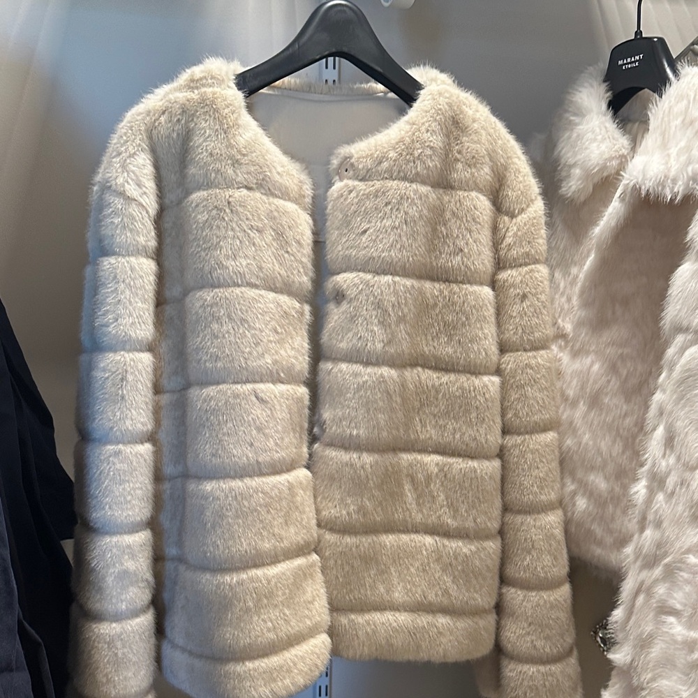 Elegant Cream Faux Fur Jacket
